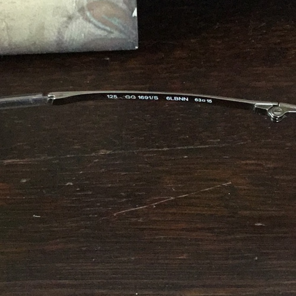 Gucci Glasses - Picture 3 of 7